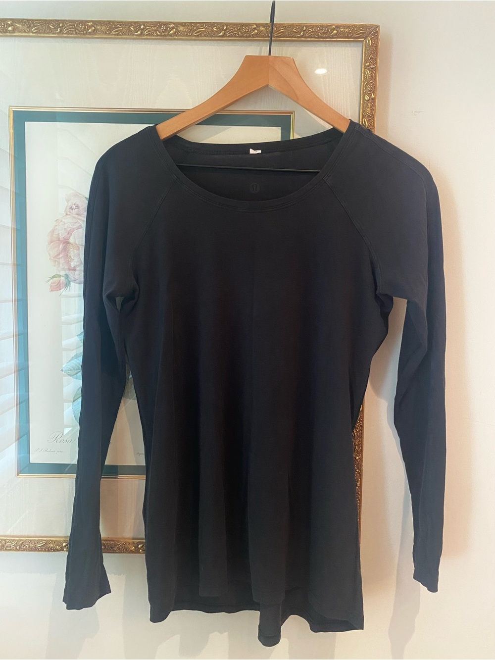 Lululemon Black Long-Sleeve Crewneck Women's Top Sz medium
